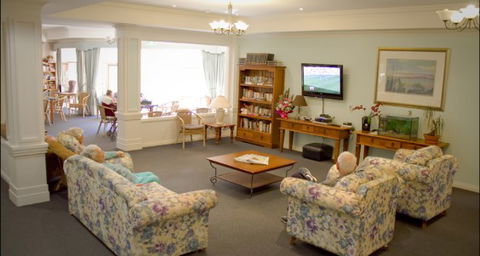 Domain Kirra Beach - e-Seniors 0