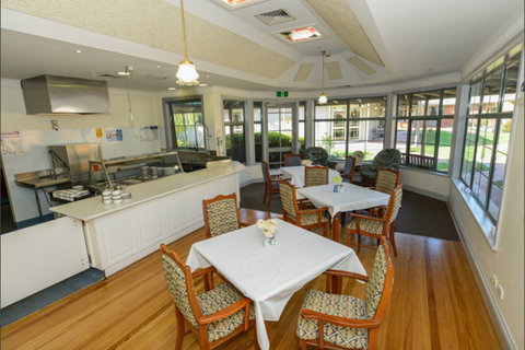 Uniting AgeWell Box Hill - e-Seniors 2