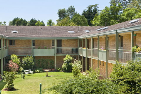 Nuffield Village - e-Seniors 0