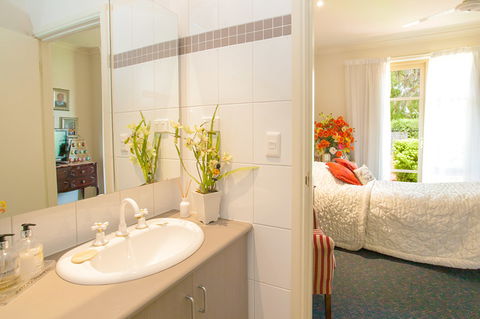 Bribie Cove - e-Seniors 0