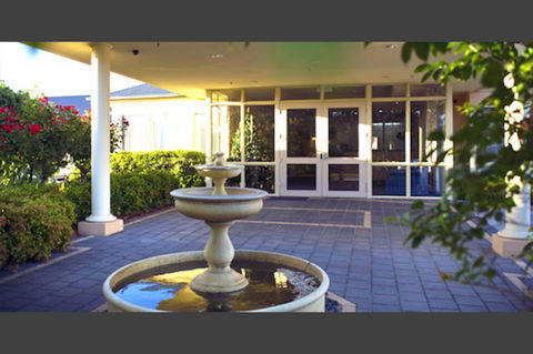 Oaklands Residential Care - e-Seniors 0