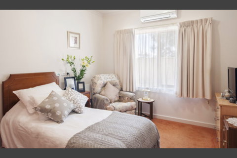Little Para Aged Care - e-Seniors 0