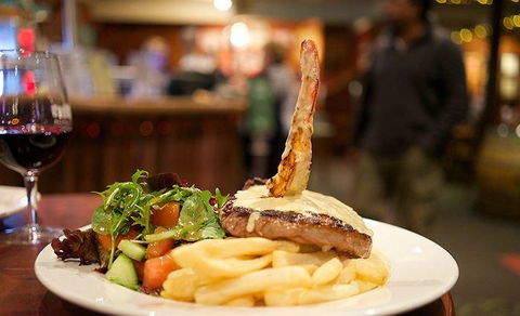 Settlers Tavern - e-Seniors 10