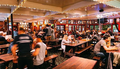 Settlers Tavern - e-Seniors 13