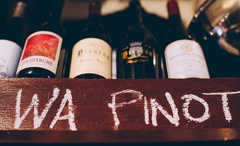 Settlers Tavern - e-Seniors 16