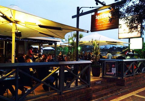 Settlers Tavern - e-Seniors 4