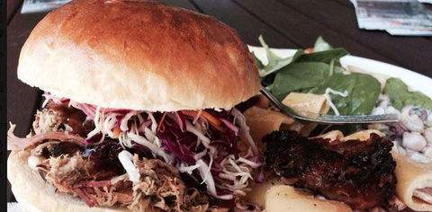 Settlers Tavern - e-Seniors 7