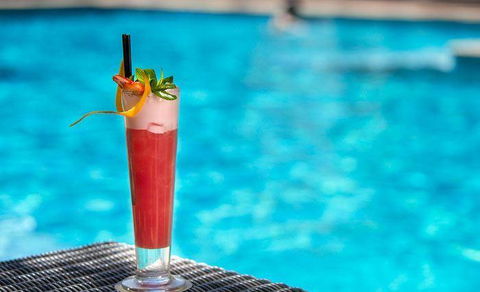 The Deck Poolside Bar & Restaurant - e-Seniors 9