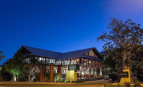 The Deck Poolside Bar & Restaurant - e-Seniors 5