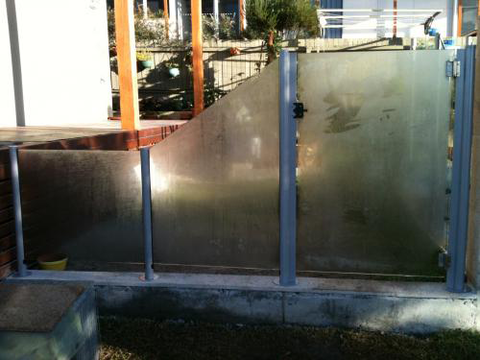Alloy Gates & Fencing - e-Seniors 2