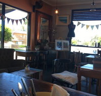 Two Birds Gallery Cafe - e-Seniors