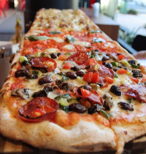 Bonnie And Clydes Pizzaria - e-Seniors 0