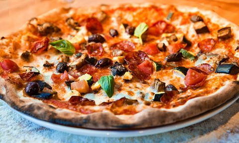 Bonnie And Clydes Pizzaria - e-Seniors 10