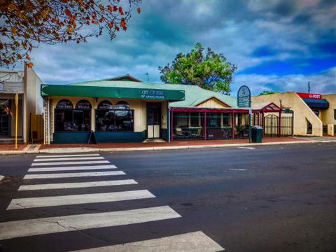 Cafe On Uduc - e-Seniors 0