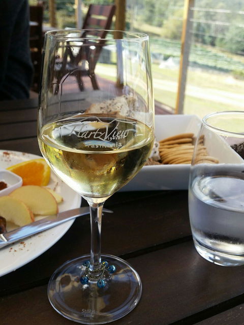 Hartzview Vineyard Cafe - e-Seniors 4