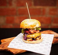 Meat in the Middle - e-Seniors