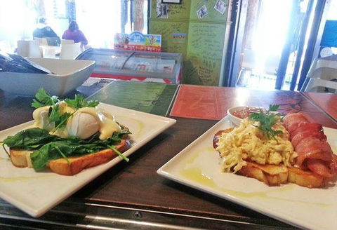 Agatha's Licensed Cafe - e-Seniors 7