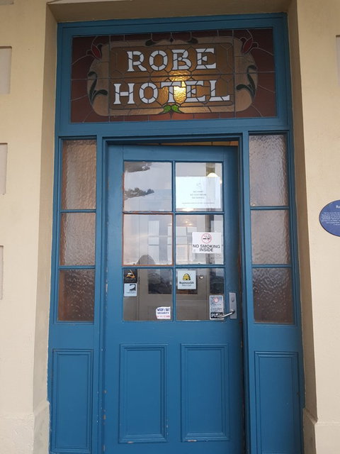 Robe Hotel - e-Seniors 1