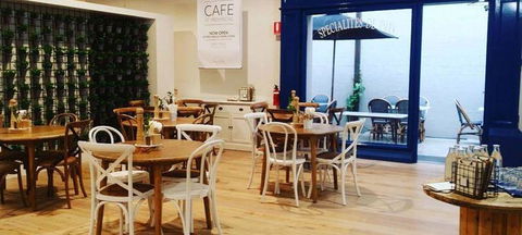 Cafe At Provincial - e-Seniors 1