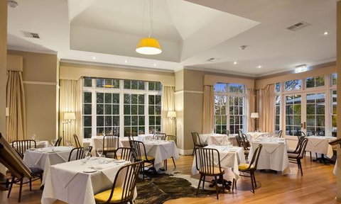 Katers Restaurant - e-Seniors 5