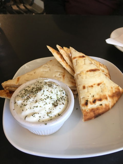 Kafe Meze Graceville - e-Seniors 1