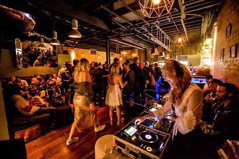 Laneway Bar & Dining - e-Seniors 0