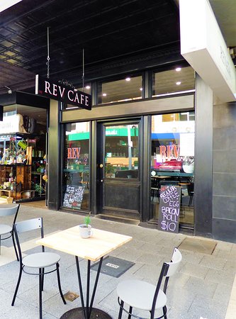 REV Cafe - e-Seniors 0