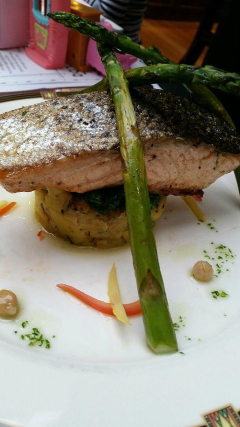Avenue Restaurant - e-Seniors 11