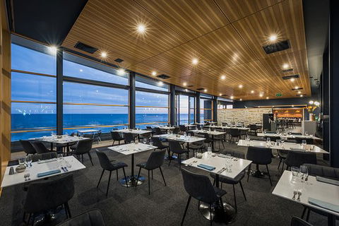 Bayviews Restaurant & Lounge Bar - e-Seniors 0