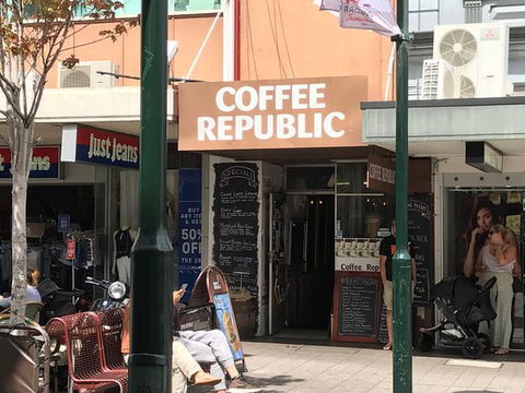 Coffee Republic - e-Seniors 0