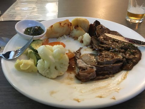 Star & Garter Bistro - e-Seniors 0