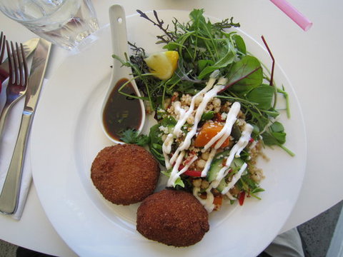 Lucky Ducks Restaurant - e-Seniors 0