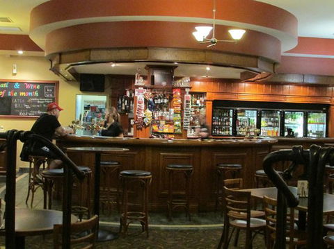 Seven Mile Inn - e-Seniors 0