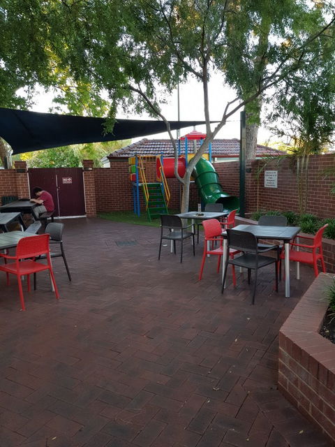 The Bistro At The Bayswater Hotel - e-Seniors 6