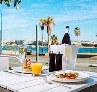 Tradewinds Bar and Restaurant - e-Seniors