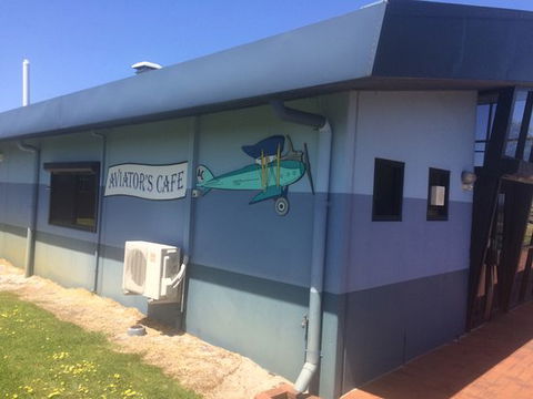 Aviator's Cafe - e-Seniors 0