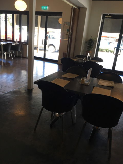 Albies Bar And Bistro - e-Seniors 8