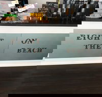 Eight On The Beach - e-Seniors