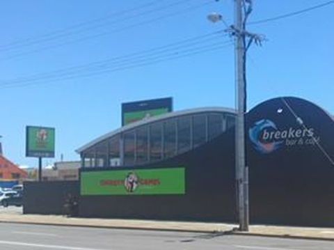 Breakers Bar & Cafe - e-Seniors 0