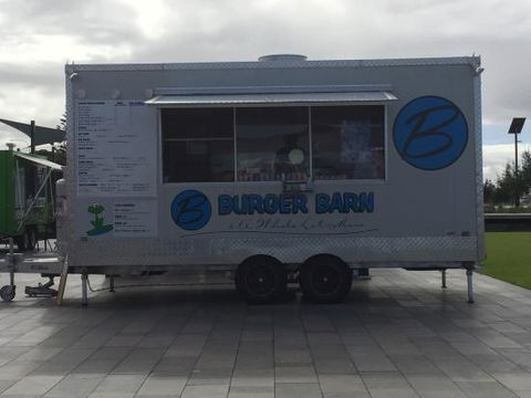 Burger Barn - e-Seniors 0