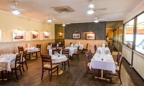 Sails Restaurant - e-Seniors 0