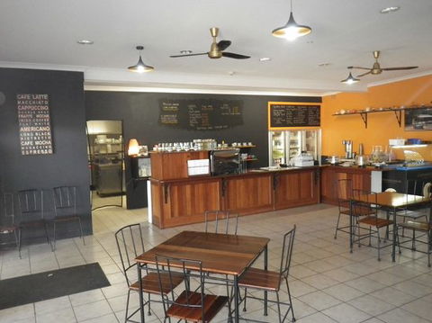 Lake Cave Tearooms - e-Seniors 0