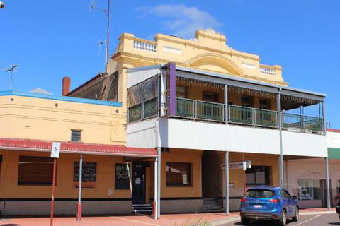 Mount Barker Hotel - e-Seniors 0