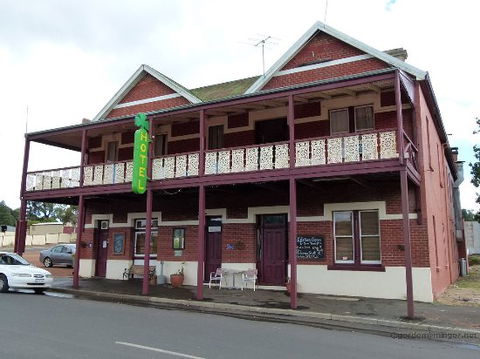 Shamrock Hotel Greenbushes - e-Seniors 0