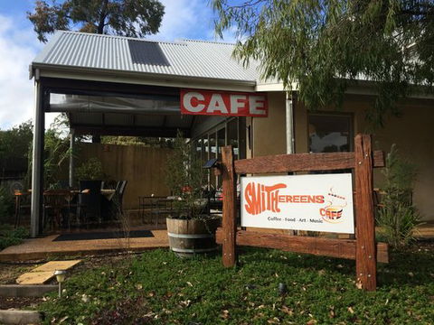 Smithereens Cafe - e-Seniors 0