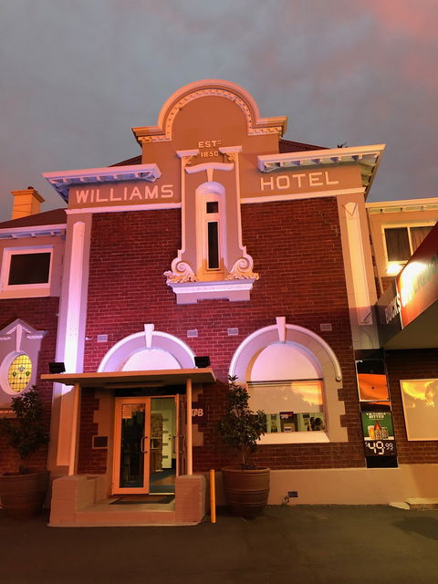Williams Hotel Restaurant - e-Seniors 1
