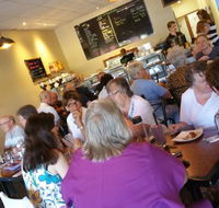 Dee Dee's Cafe - e-Seniors