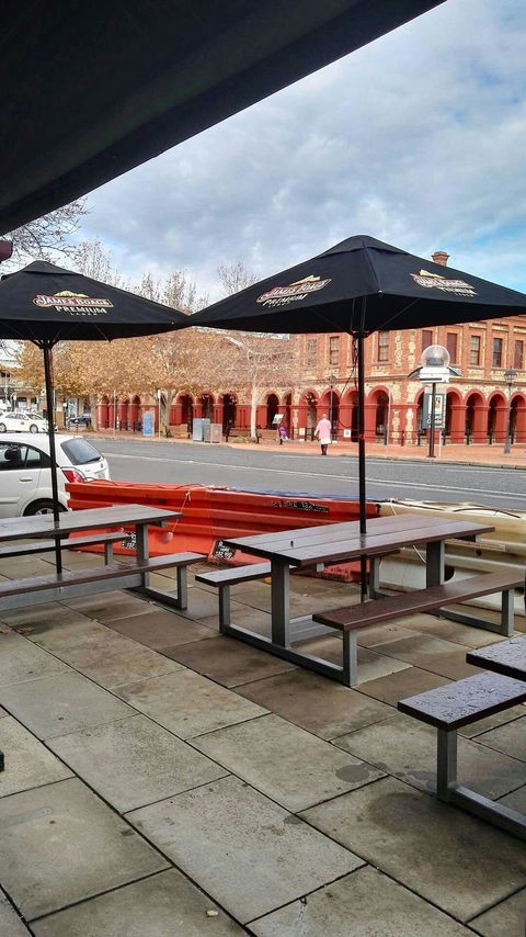 Commercial Hotel Port Adelaide - e-Seniors 1