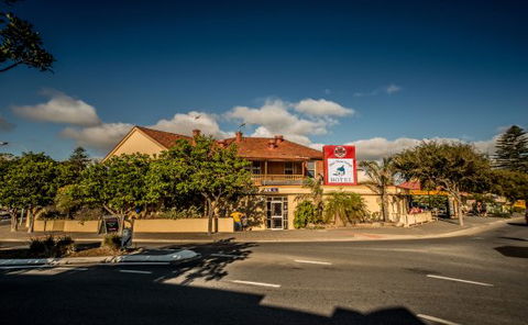 Port Noarlunga Hotel - e-Seniors 0