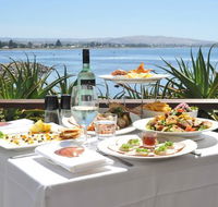 Eat at Whalers restaurant - e-Seniors